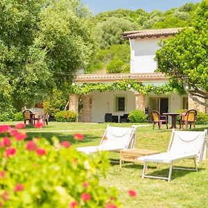 Hotel Essenza Di Mirto, La Caletta